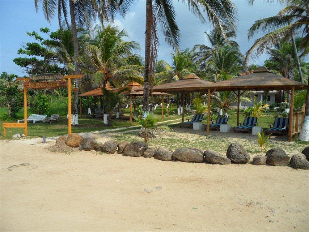 Paraiso Beach Hotel Brig Bay エクステリア 写真